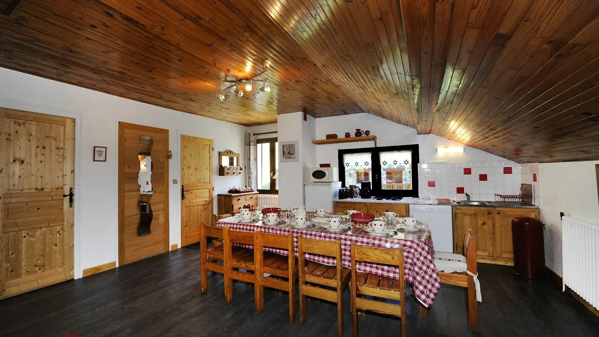Apartment With 2 Rooms In Les Menuires, With Wonderful Mountain View - Saint-Martin-de-Belleville France